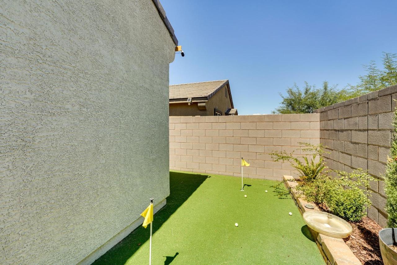 Home With Putting Green About 11 Mi To Las Vegas Strip Экстерьер фото